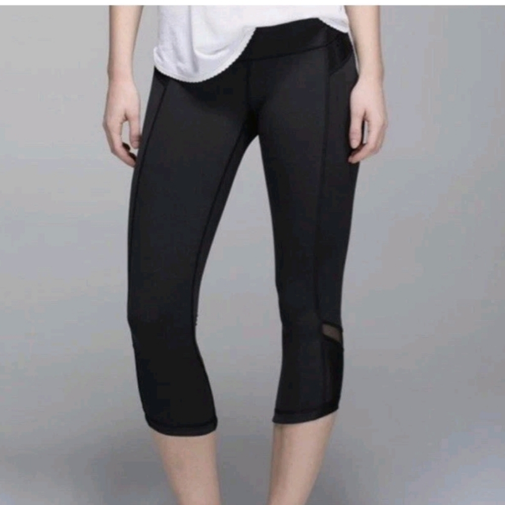 Lululemon Just Breathe Crop Leggings With Polka Dot Detail Size 6